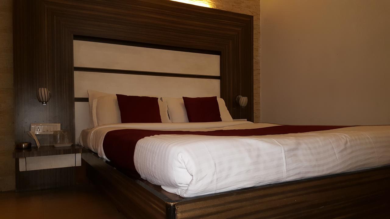 Hotel Khandesh Residency Panvel Exterior foto